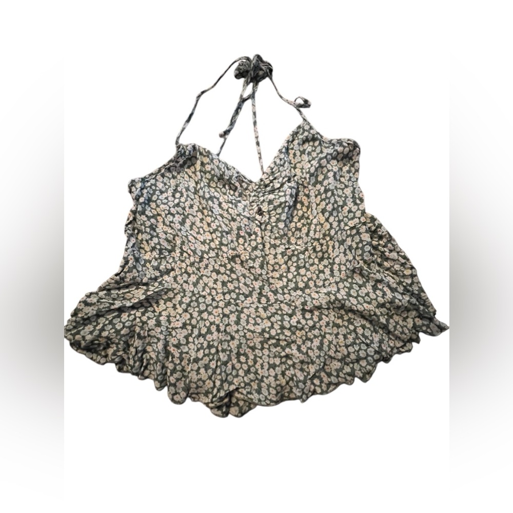 Women’s SHEIN cropped halter tank top with keyhole in front and crisscross back